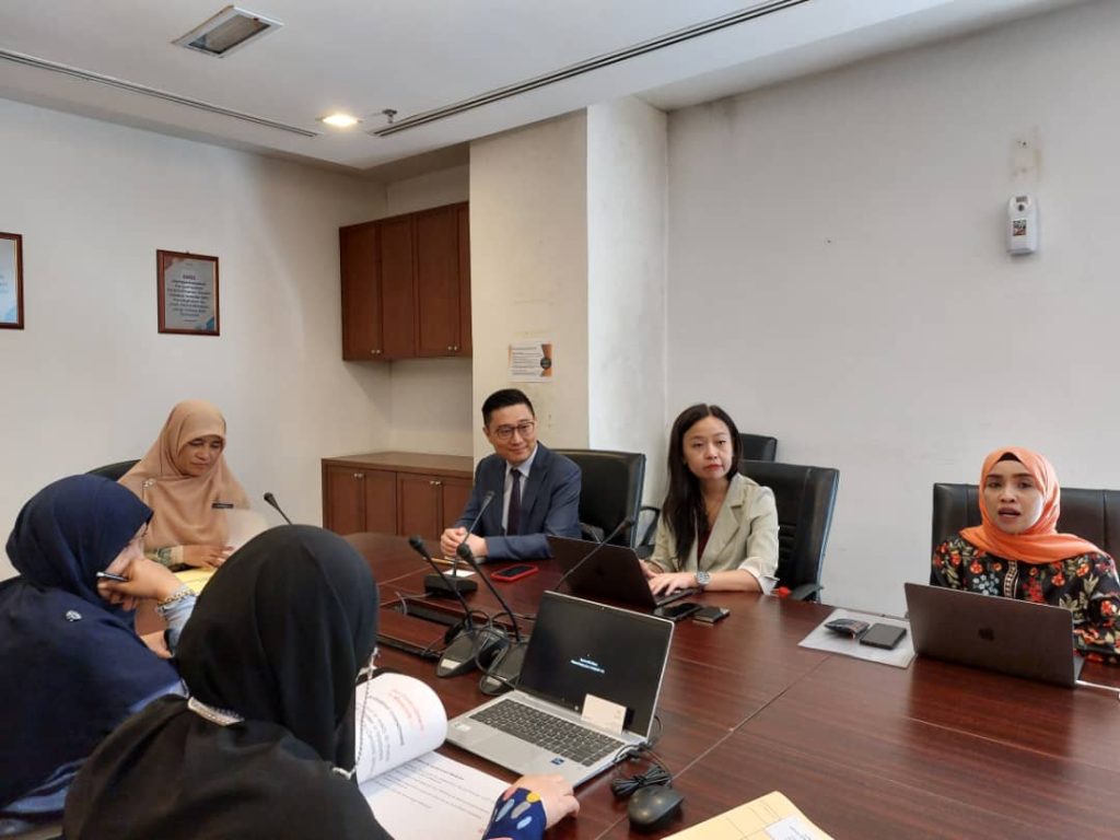 5 April 2024 - Kunjungan Hormat Daripada Delegasi Alibaba Cloud Malaysia Kepada Ketua Pengarah JDN
