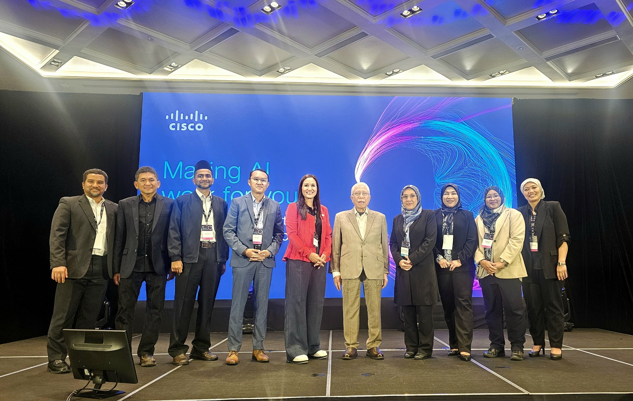 Forum How Enterprises are Strategizing their AI Journey dalam program CISCO Make AI Work for You 4
