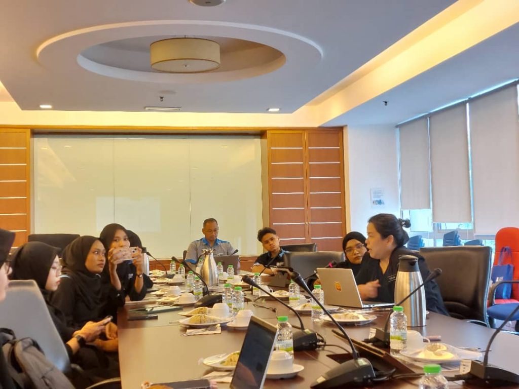 24 Jun 2024 | Lawatan Akademik Daripada Lapan Pelajar Fakulti Pengurusan Dan Perniagaan, Universiti Teknologi Mara Cawangan Selangor Kampus Puncak Alam