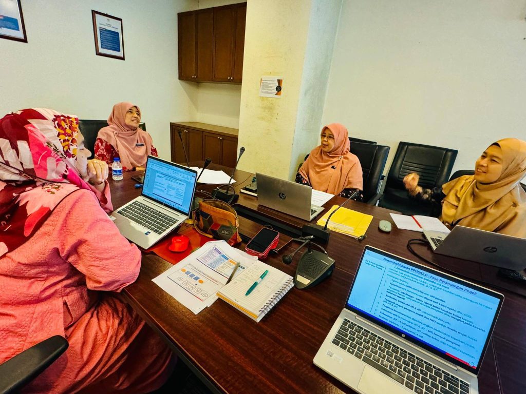 19 Jun 2024 | Sesi Pembentangan Draf Panduan Pengurusan Projek ICT Sektor Awam (PPRiSA) Versi 2.0 Kepada Ketua Pengarah Jabatan Digital Negara (JDN)