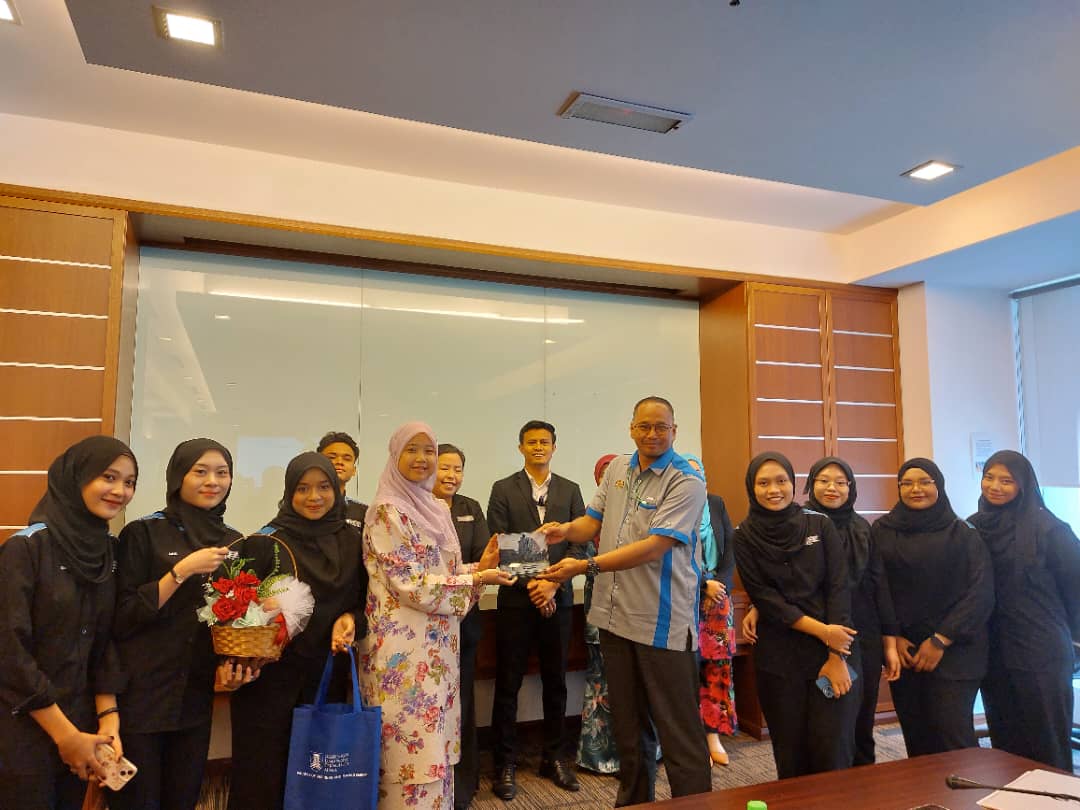 24 Jun 2024 | Lawatan Akademik Daripada Lapan Pelajar Fakulti Pengurusan Dan Perniagaan, Universiti Teknologi Mara Cawangan Selangor Kampus Puncak Alam