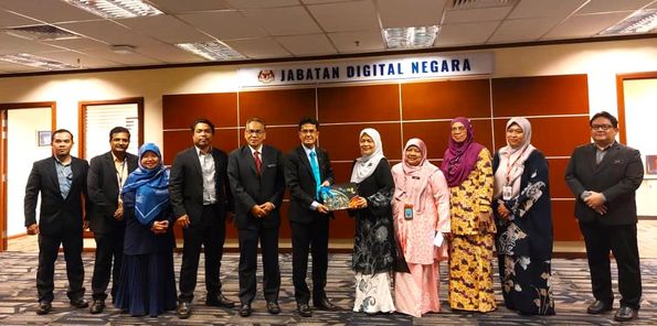13 Mei 2024 | Kunjungan Hormat Daripada Delegasi Lembaga Minyak Sawit Malaysia (MPOB) Bertempat Di JDN Cyberjaya