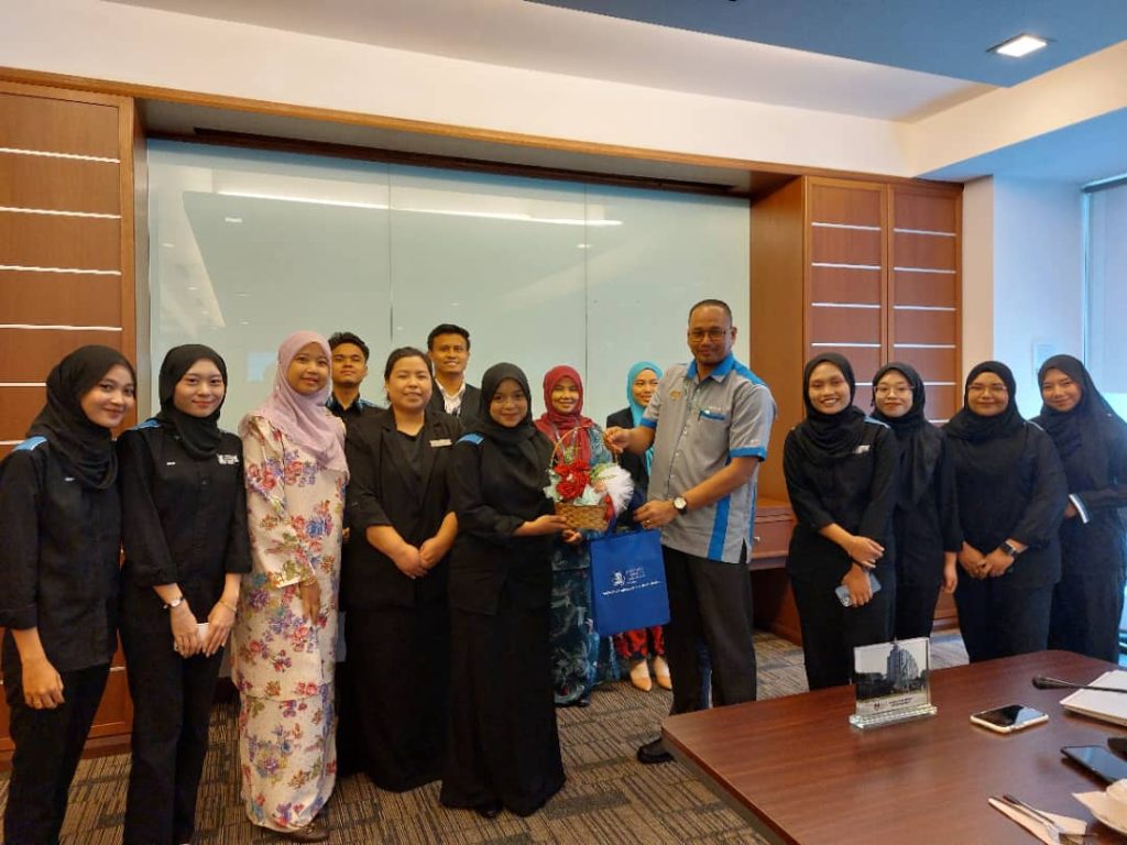 24 Jun 2024 | Lawatan Akademik Daripada Lapan Pelajar Fakulti Pengurusan Dan Perniagaan, Universiti Teknologi Mara Cawangan Selangor Kampus Puncak Alam