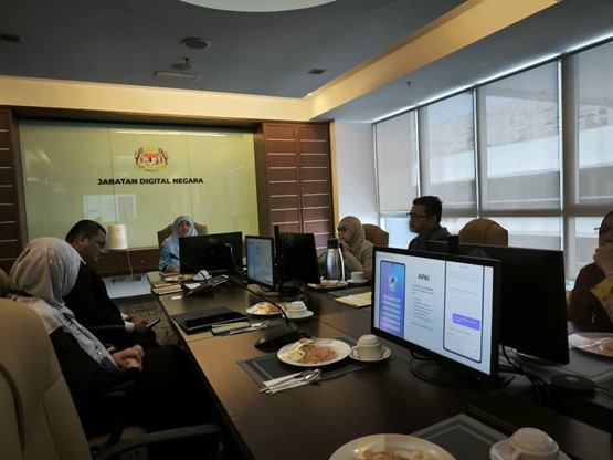 3 Februari 2025 Mesyuarat dan Kunjungan Hormat Universiti Malaysia Sarawak (UNIMAS) Ke JDN