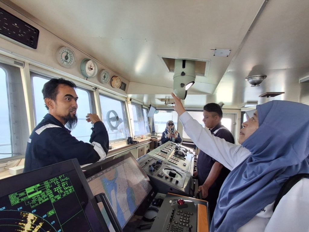20 Mei 2025 | Lawatan Kerja ke One Fathom Bank Lighthouse, Selat Melaka