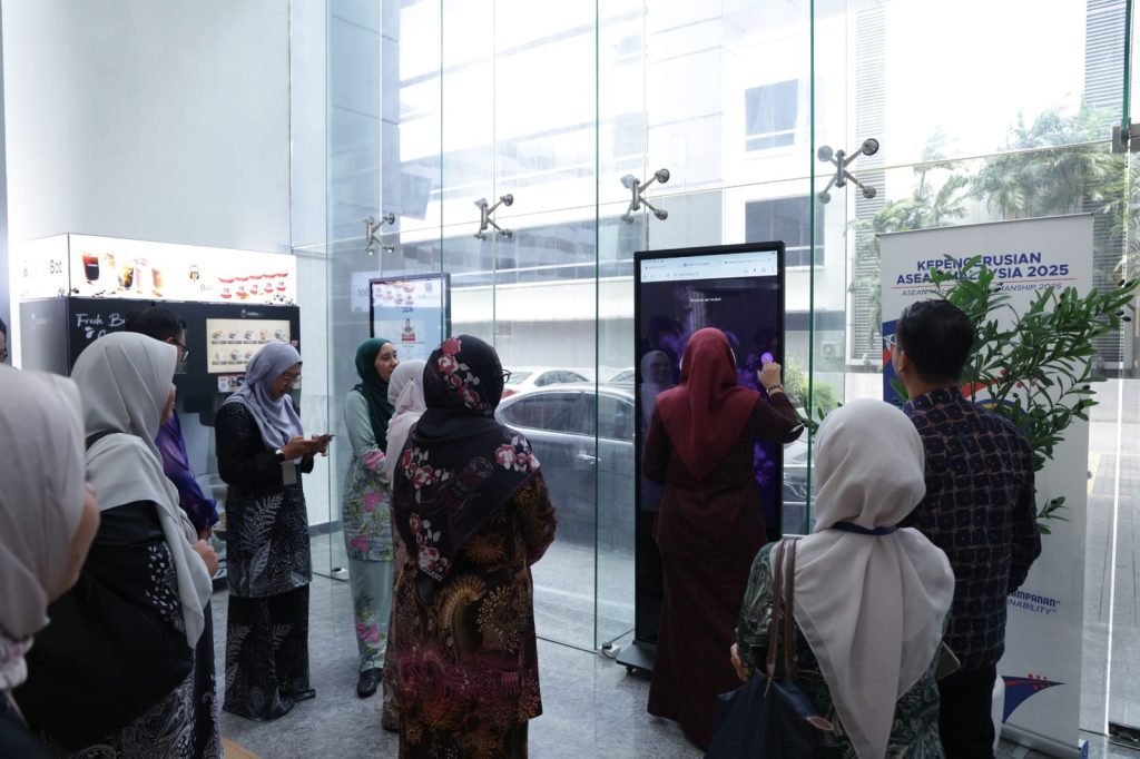 26 Jun 2025 | Lawatan Penanda Aras Kementerian Pendidikan Tinggi ke Jabatan Digital Negara