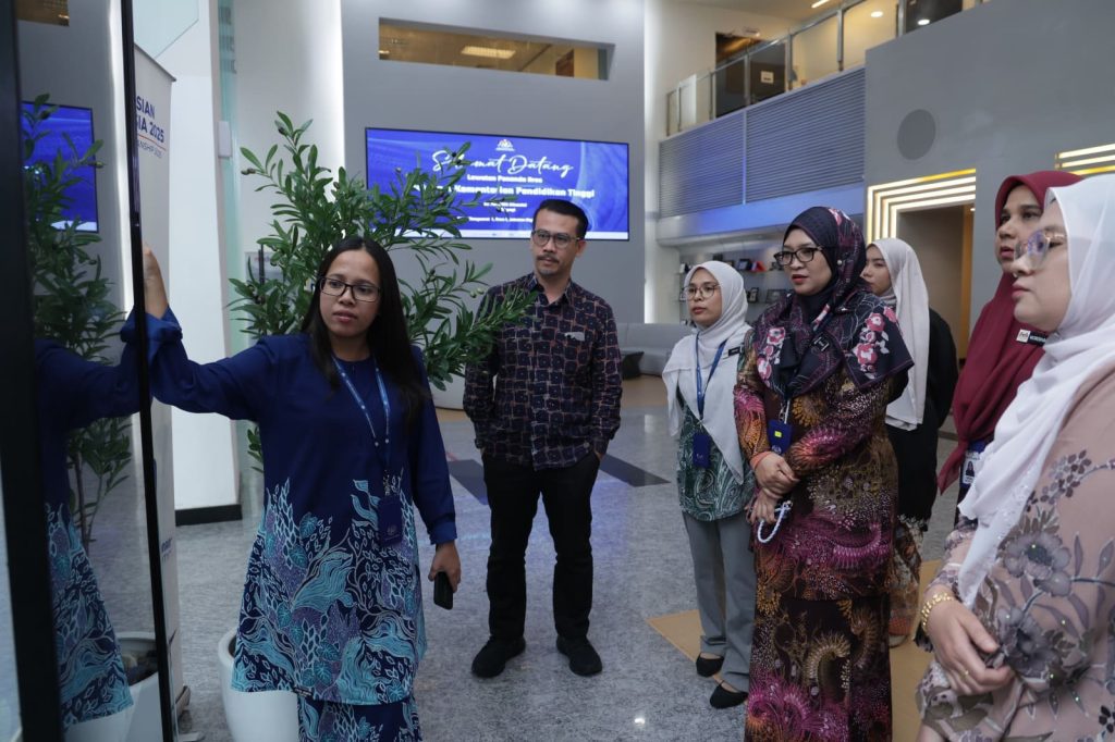 26 Jun 2025 | Lawatan Penanda Aras Kementerian Pendidikan Tinggi ke Jabatan Digital Negara