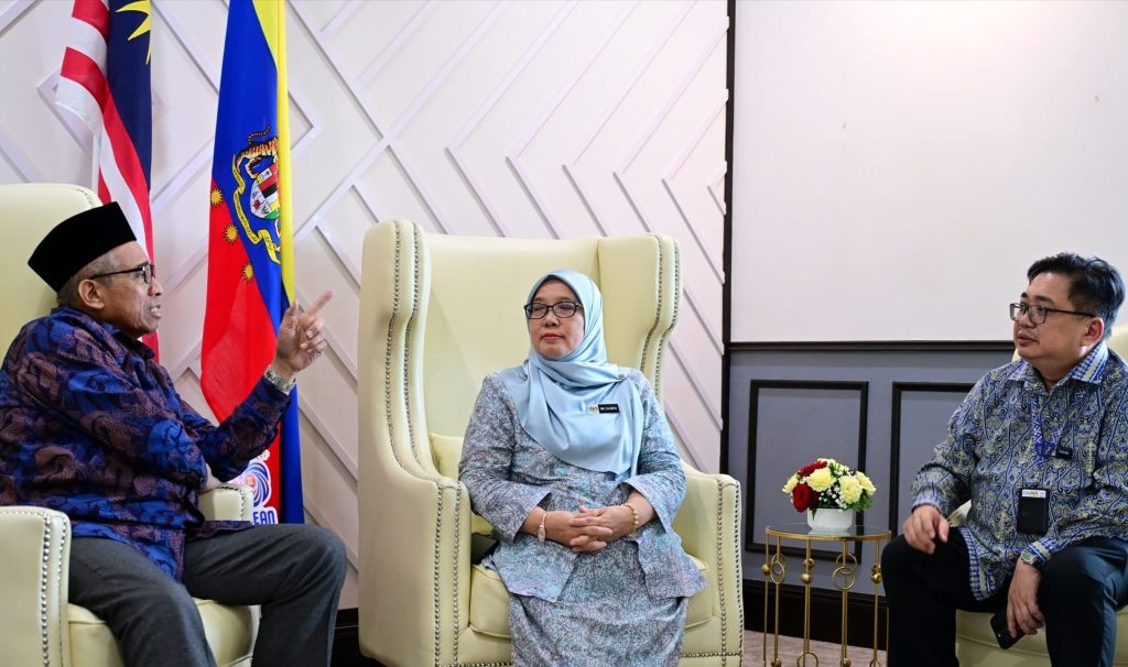 Sesi Kunjungan Hormat kepada YBhg. Ketua Setiausaha Negara