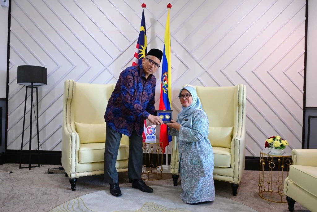 Sesi Kunjungan Hormat kepada YBhg. Ketua Setiausaha Negara