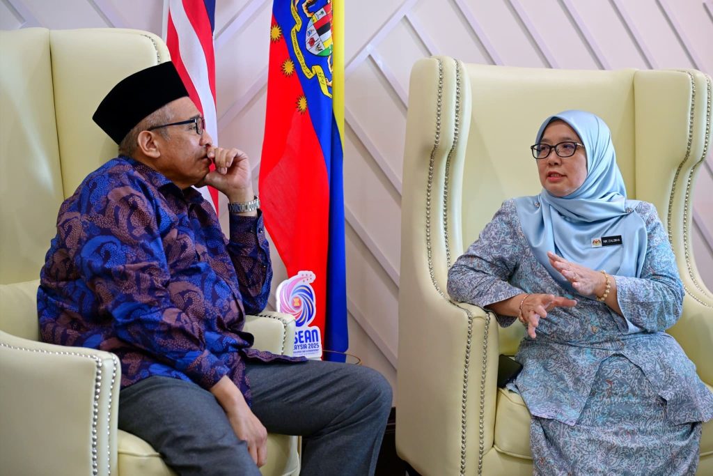 Sesi Kunjungan Hormat kepada YBhg. Ketua Setiausaha Negara