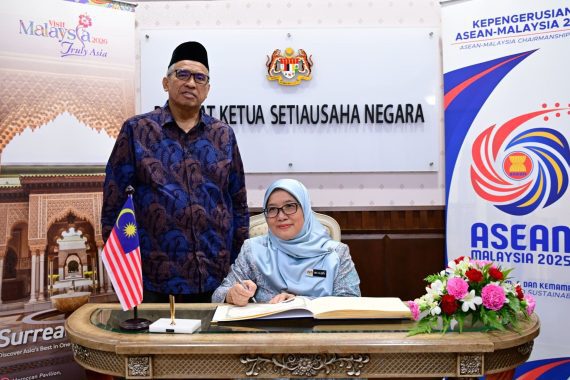 26 Jun 2025 | Sesi Kunjungan Hormat kepada YBhg. Ketua Setiausaha Negara