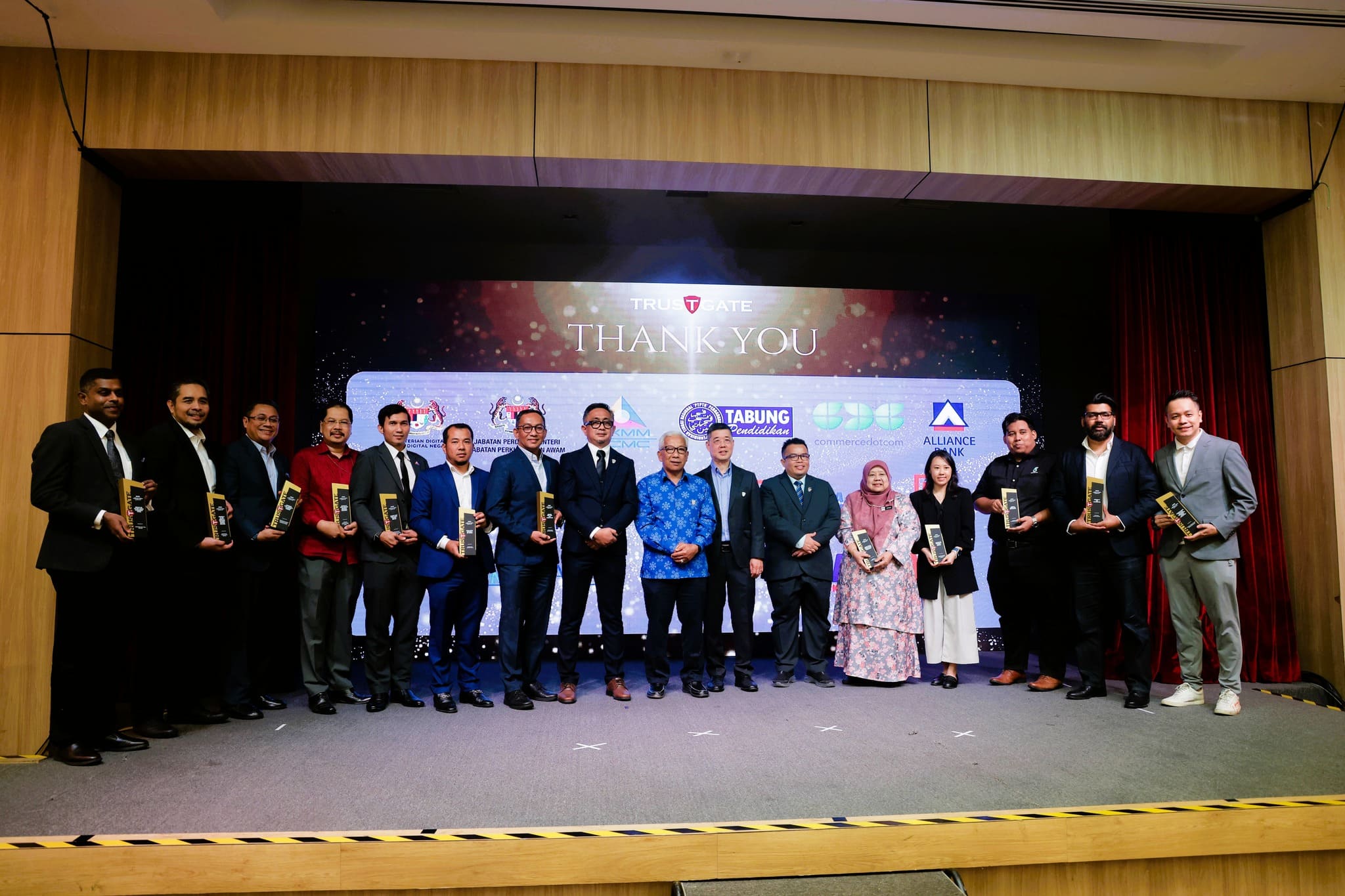 16 Julai 2025|JDN menerima anugerah "Leading Force in Building a Trusted Ecosystem in the Public Sector" sempena MSC Trustgate 2025 – Client Appreciation Award