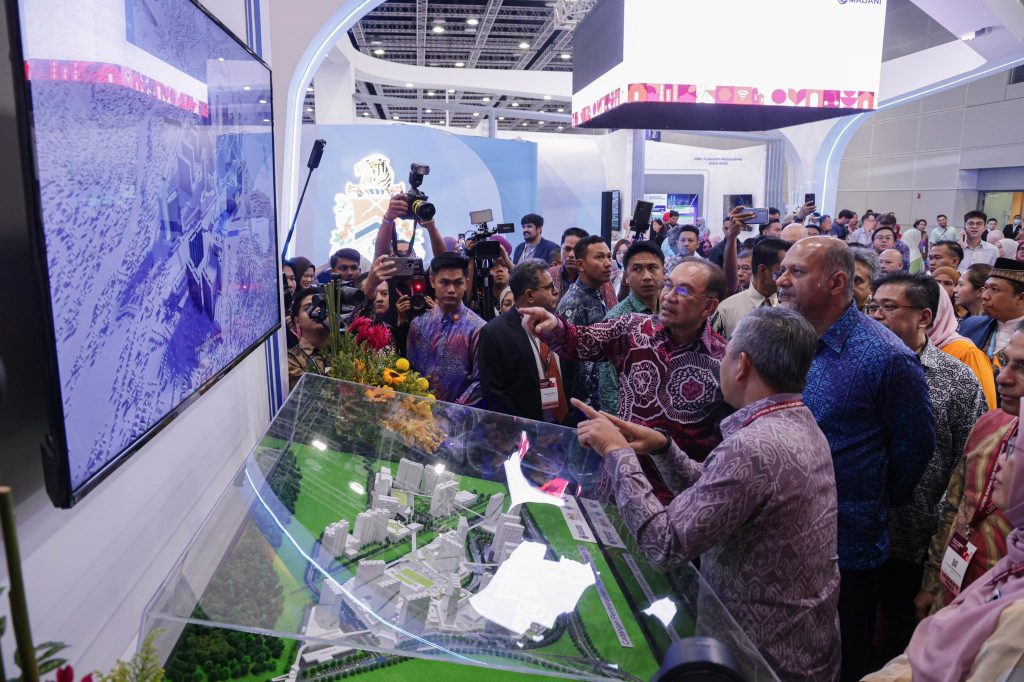 19- Perasmian SmartCity Expo 2025 oleh YAB Dato' Seri Anwar Ibrahim, Perdana Menteri Malaysia di Kuala Lumpur Convention Centre